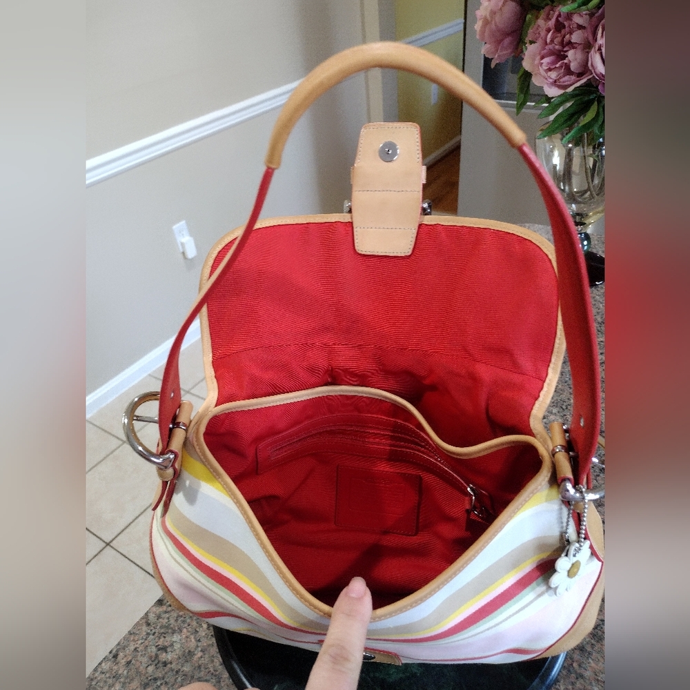 Coach Soho Daisy Shoulder Bag - Picture 15 of 17